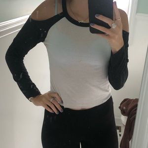 Peep Shoulder Crop Top